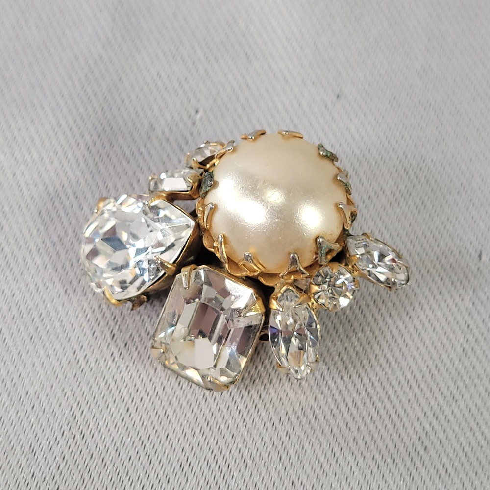 Hattie Carnegie Vintage Faux Pearl Rhinestone Brooch Gold Tone Pin *READ*
